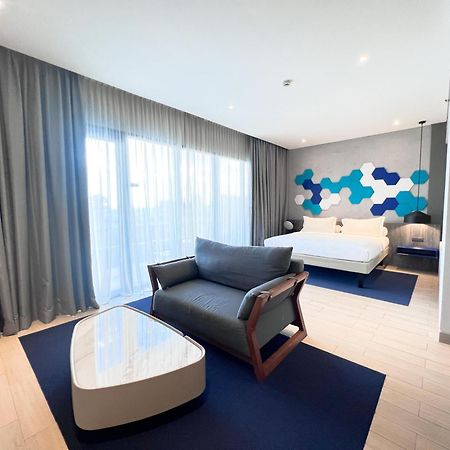 Готель Ibis Styles Batam Наґойя Екстер'єр фото