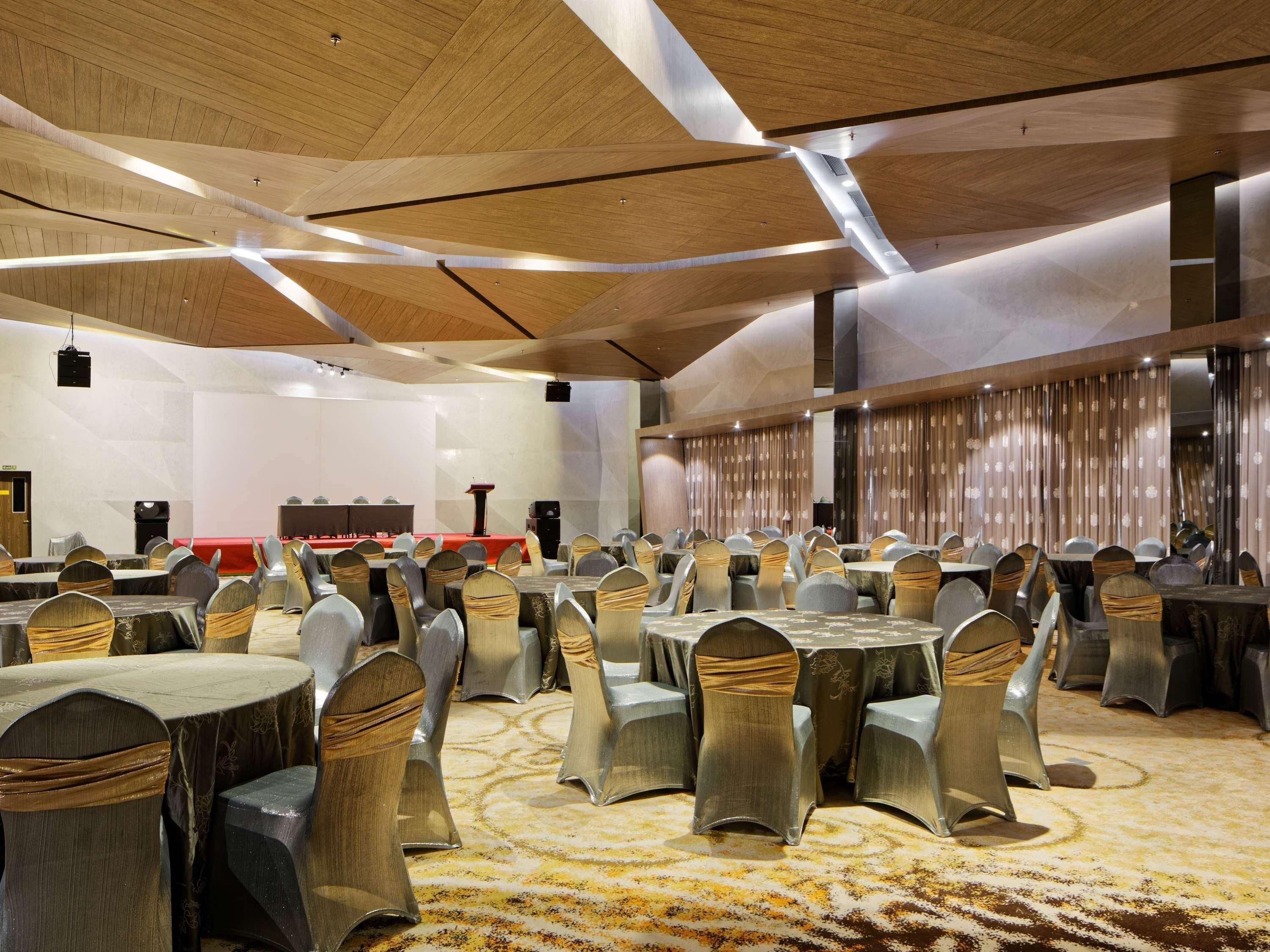 Готель Ibis Styles Batam Наґойя Екстер'єр фото