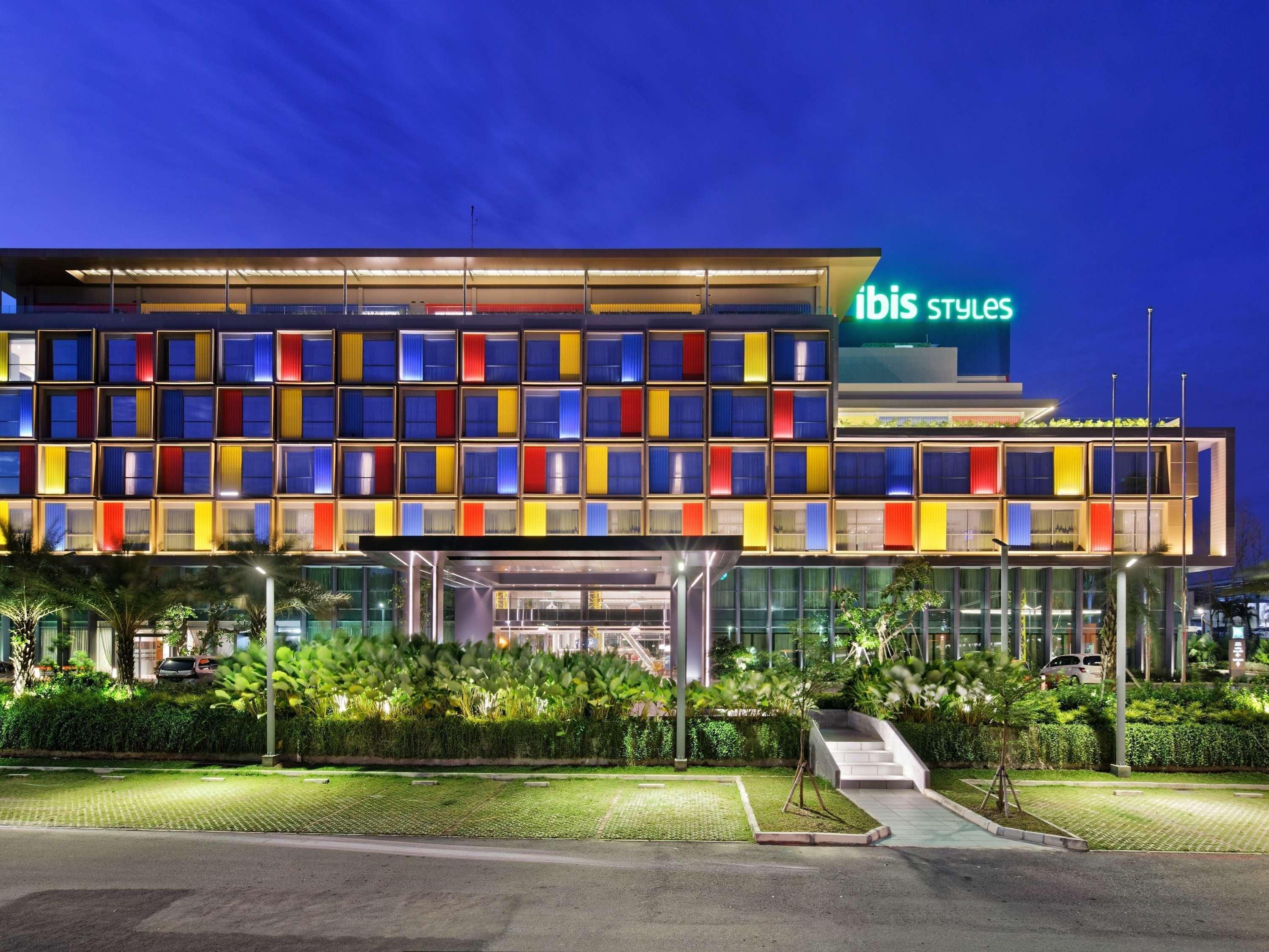 Готель Ibis Styles Batam Наґойя Екстер'єр фото