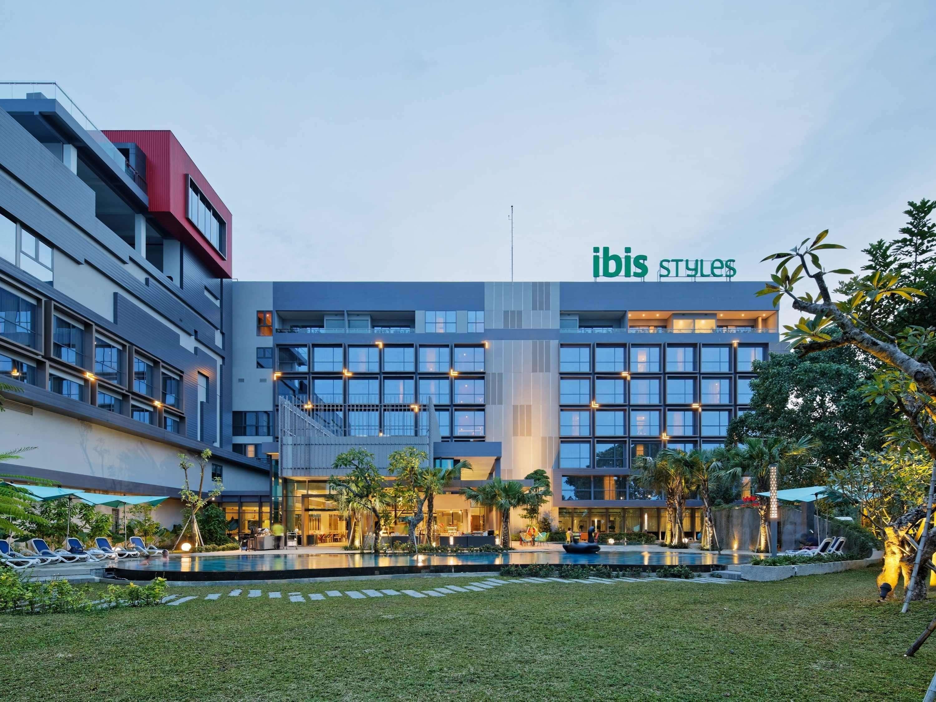 Готель Ibis Styles Batam Наґойя Екстер'єр фото