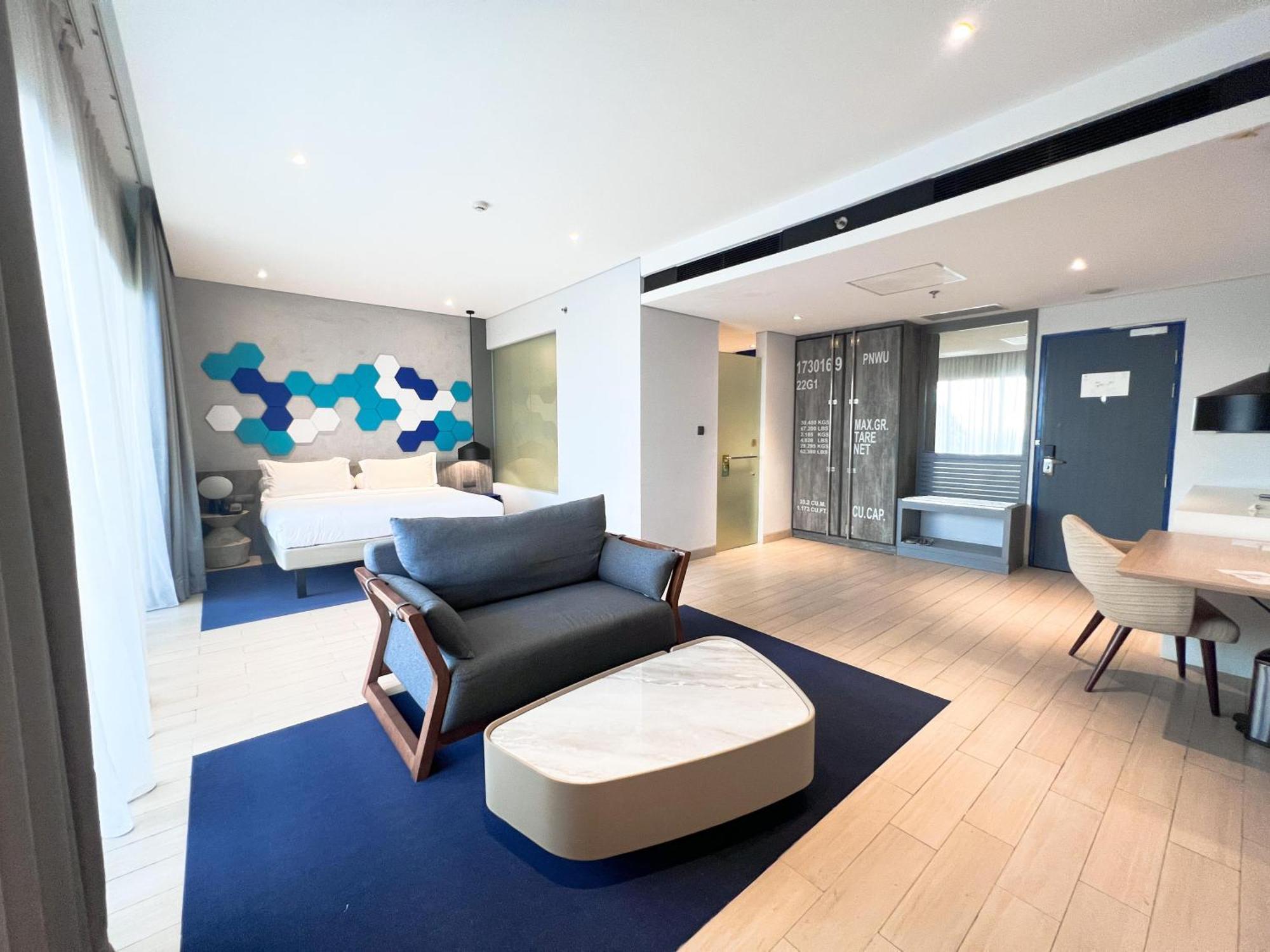 Готель Ibis Styles Batam Наґойя Екстер'єр фото