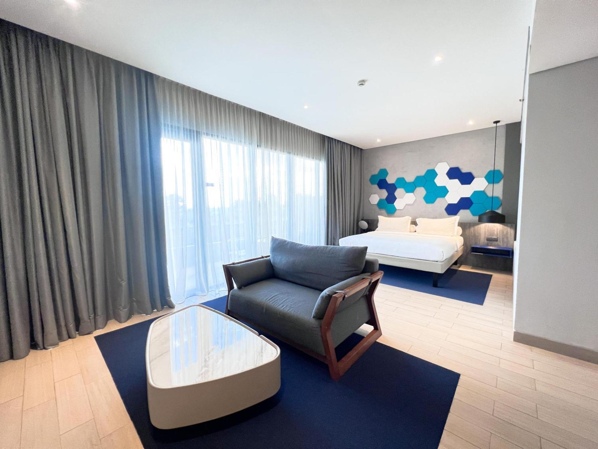 Готель Ibis Styles Batam Наґойя Екстер'єр фото
