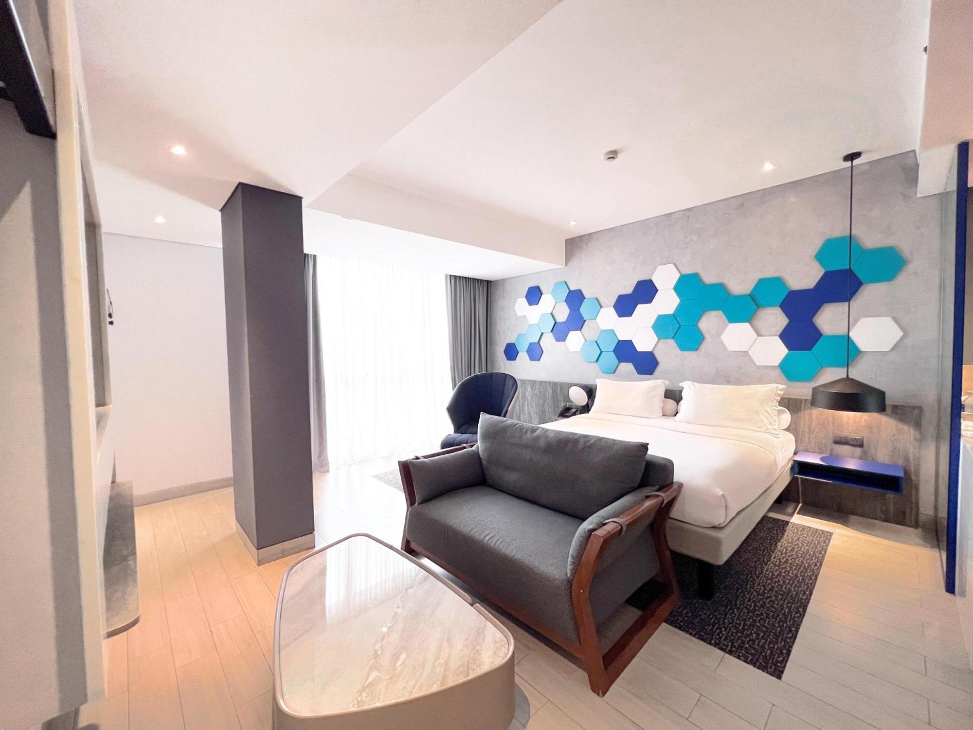 Готель Ibis Styles Batam Наґойя Екстер'єр фото
