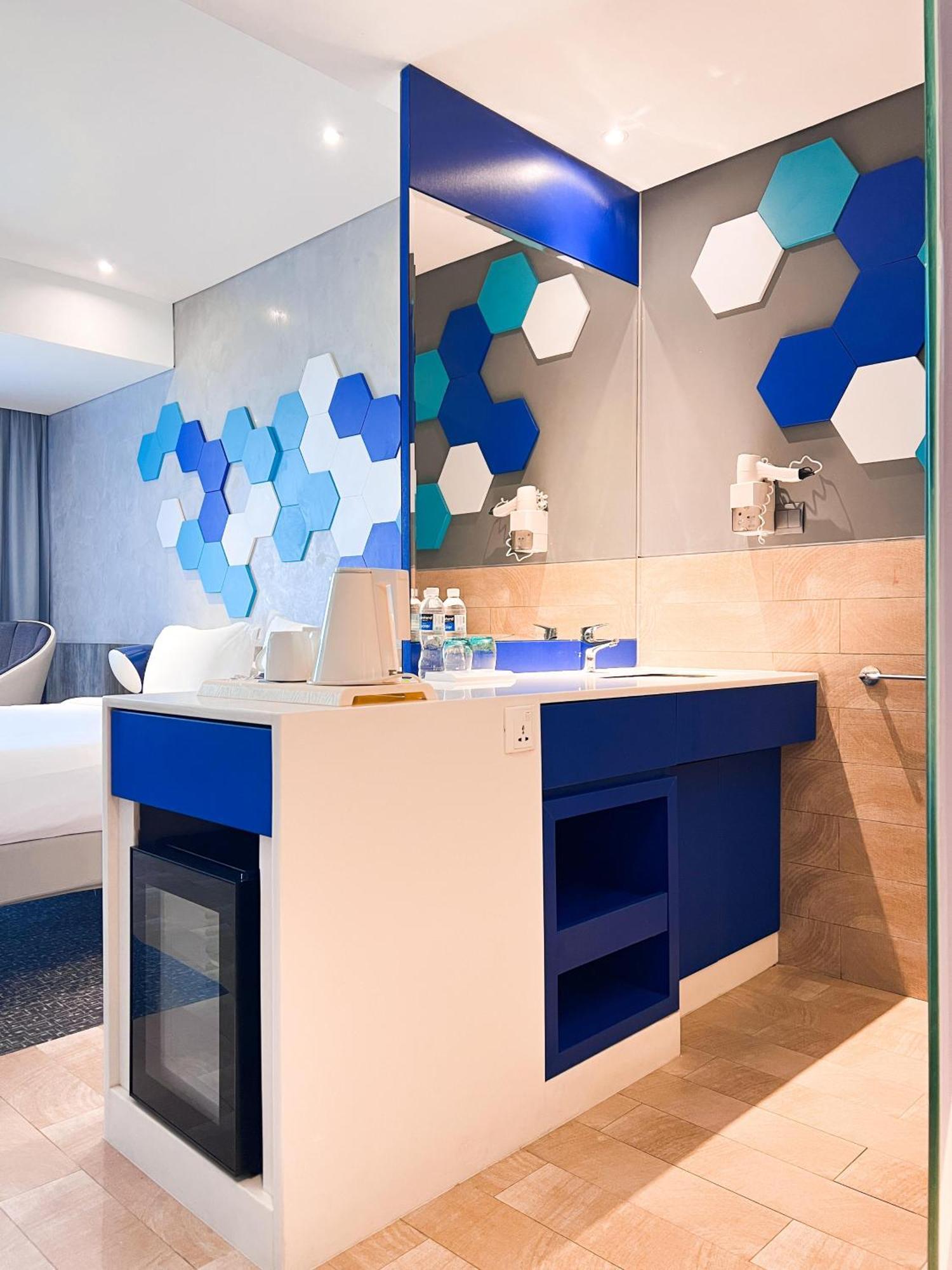 Готель Ibis Styles Batam Наґойя Екстер'єр фото